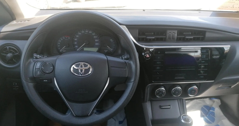 Toyota Corolla cena 48900 przebieg: 185000, rok produkcji 2018 z Dobrodzień małe 172